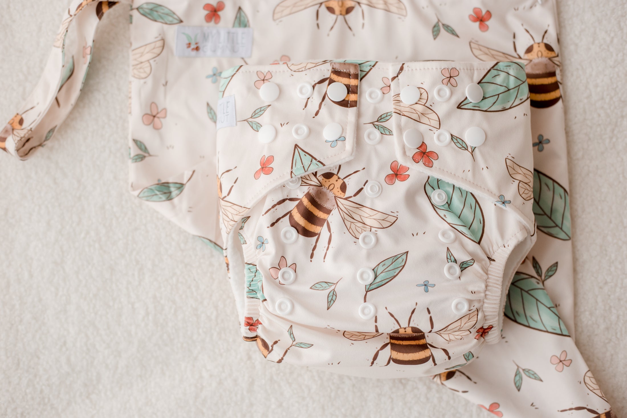 double gusset cloth nappies by my little gumnut. reusable nappy australia. cloth nappies australia. eco friendly nappies. bee nappy.