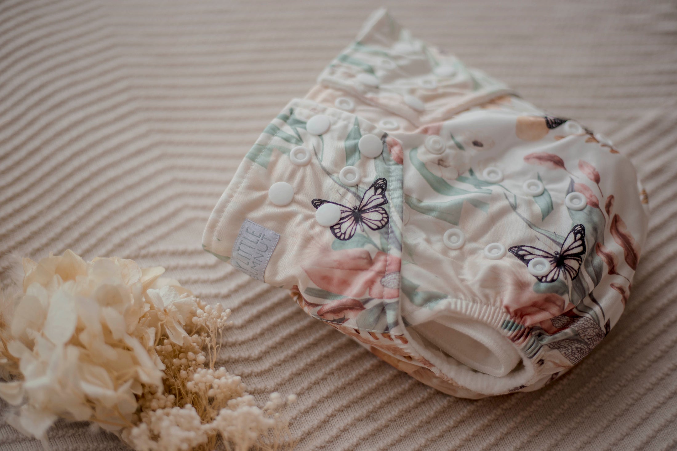 Modern cloth nappies by my little gumnut. australian owned reusable nappies. bamboo cloth nappies.