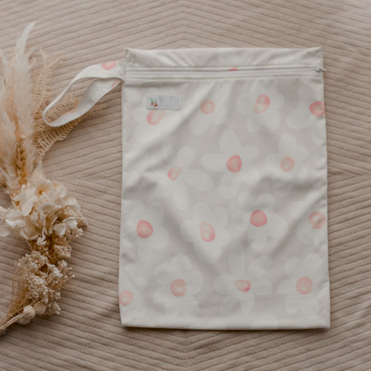 Wet Bag by my little gumnut. australian owned reusable nappies. cloth nappies. toddler nappies. reusable nappy bag.