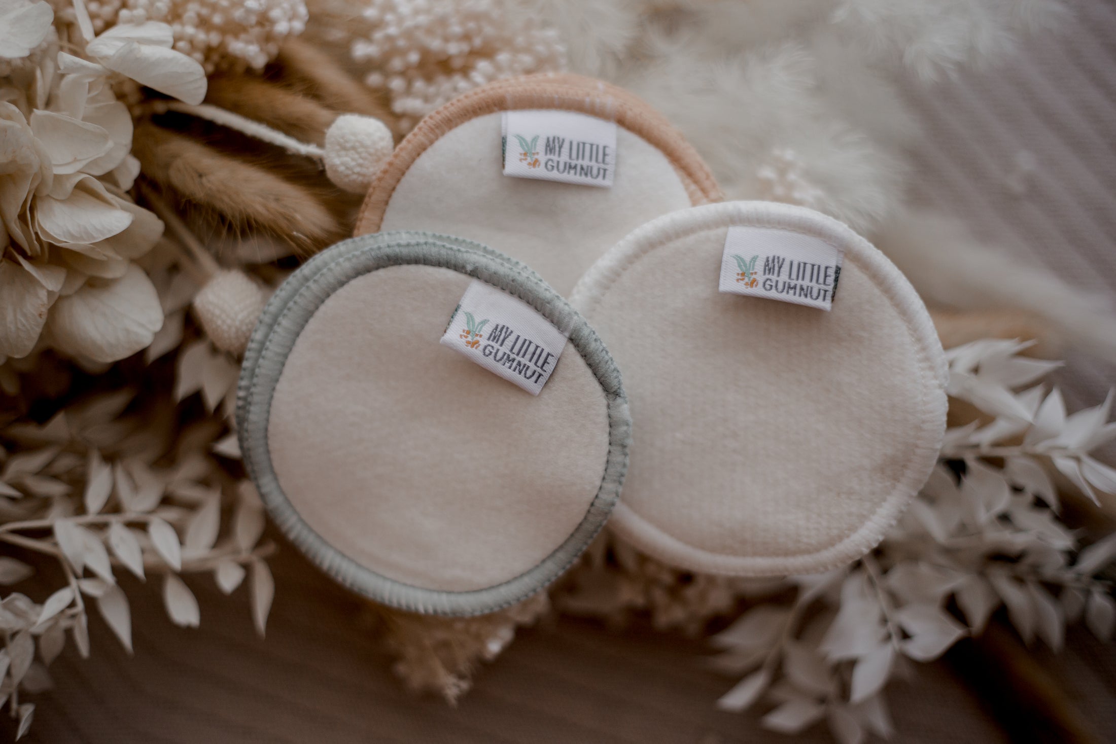 bamboo make up wipes. reusbale face wipes. bamboo face wipes. reusable make up cloths.