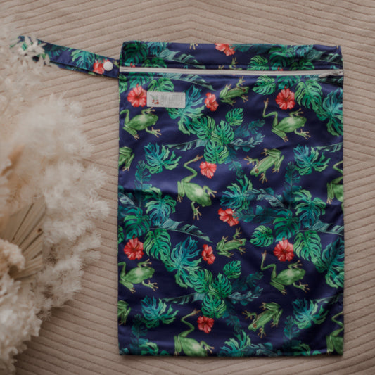 My little gumnut cloth nappies. Wet bags. nappy bag. tropical frog nappy. cloth nappies by my little gumnut austrlia. 