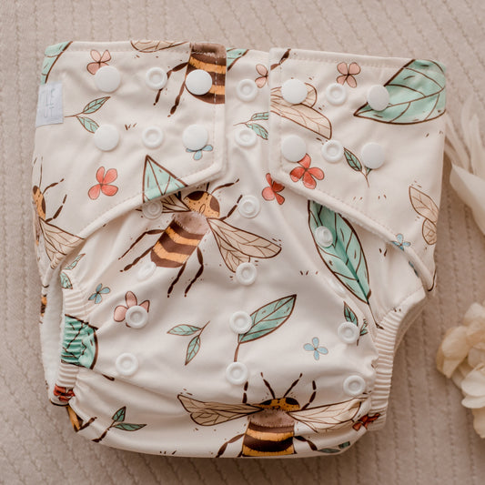 double gusset cloth nappies by my little gumnut. reusable nappy australia. cloth nappies australia. eco friendly nappies. bee nappy.